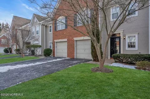 3 Beacon Ct #87, Holmdel, NJ 07733