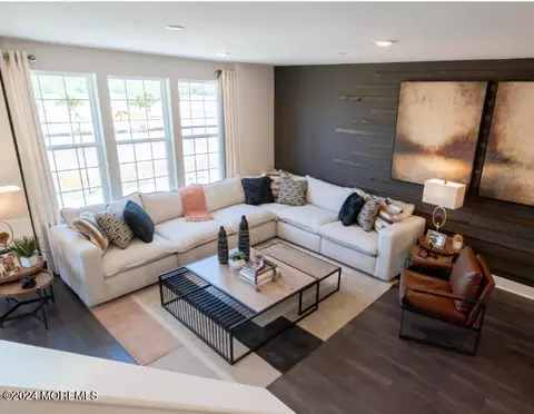 19 Harper Ln, Manalapan, NJ 07726