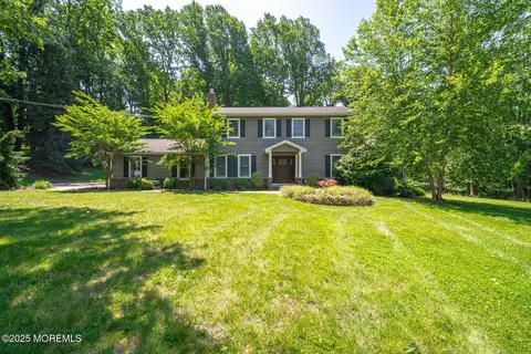 5 Wedgewood Ln, Holmdel, NJ 07733