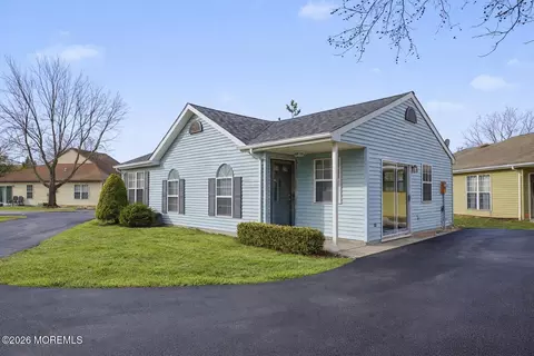 32 Carnaby Close, Freehold, NJ 07728