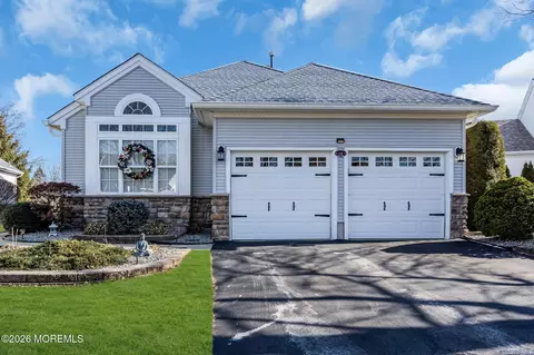 15 Courtney Ln, Manchester, NJ 08759