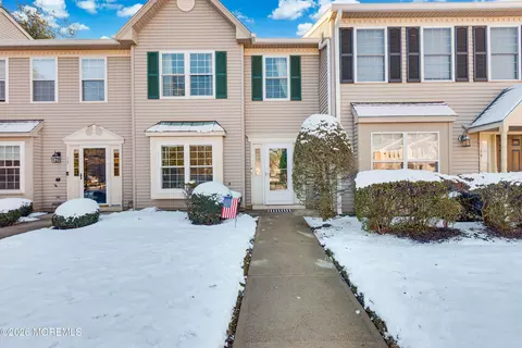 14 Ambrose Ln, Holmdel, NJ 07733