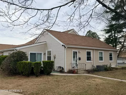 139 Wein Market #F, Freehold, NJ 07728