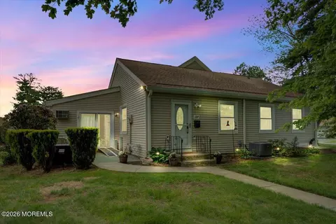 139 Wein Market #F, Freehold, NJ 07728