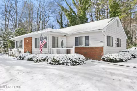 32 A Mallard St, Manchester, NJ 08759
