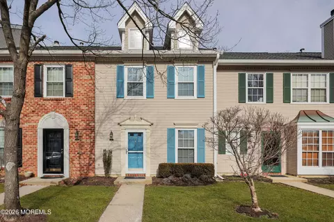 27 Beaumont Ct, Tinton Falls, NJ 07724