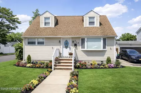 368 Sweetbriar St, Keyport, NJ 07735