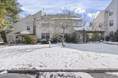 303 Larkspur Ln, Jackson, NJ 08527
