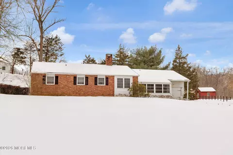 8 Hutchinson Rd, Allentown, NJ 08501