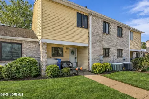50 Victory Ct, Old Bridge, NJ 08857