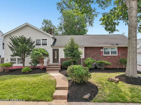 26 Fillmore Ave, Carteret, NJ 07008