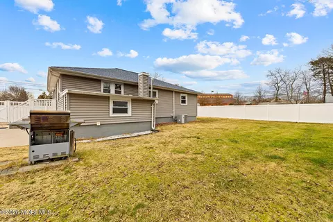 105 Shodda St, Forked River, NJ 08731 photo 6