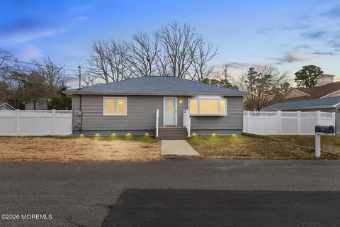 105 Shodda St, Forked River, NJ 08731