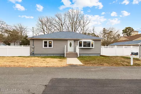 105 Shodda St, Forked River, NJ 08731 photo 2