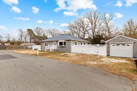 105 Shodda St, Forked River, NJ 08731 photo 3