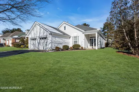 1 Summerfield Dr, Lakewood, NJ 08701
