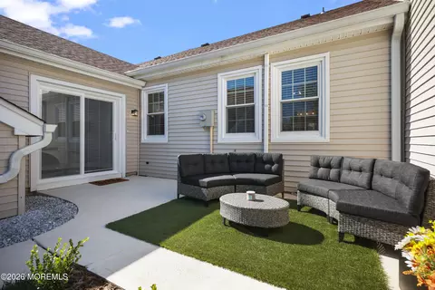 153 Cours De Pasteur #E, Freehold, NJ 07728 photo 4