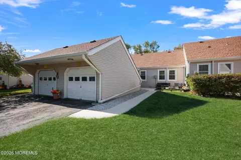 153 Cours De Pasteur #E, Freehold, NJ 07728 photo 2