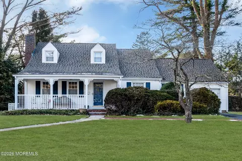 56 Woodland Dr, Fair Haven, NJ 07704
