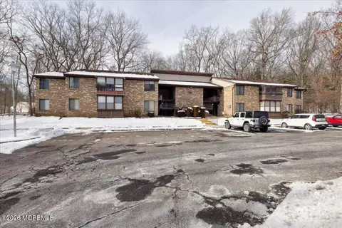 159 Cross Slope Ct #C, Manalapan, NJ 07726