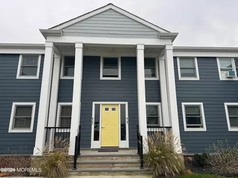 302 Deal Lake Dr #20, Asbury Park, NJ 07712
