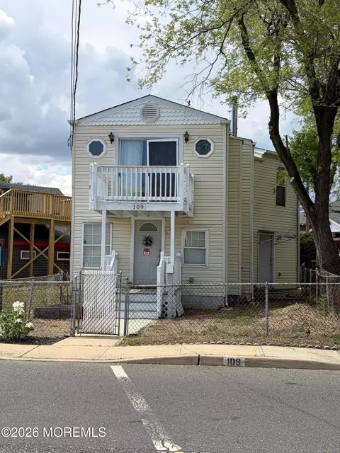 109 Poole Ave, Union Beach, NJ 07735