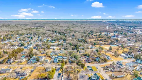 130 Center St, Manahawkin, NJ 08050