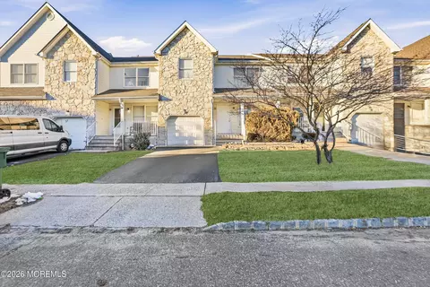 35 N Crest Pl, Lakewood, NJ 08701