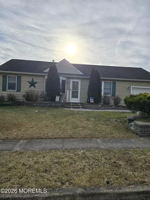 83 Georgetown Blvd, Barnegat, NJ 08005