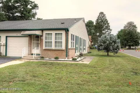 4 Ivy St # -B, Whiting, NJ 08759