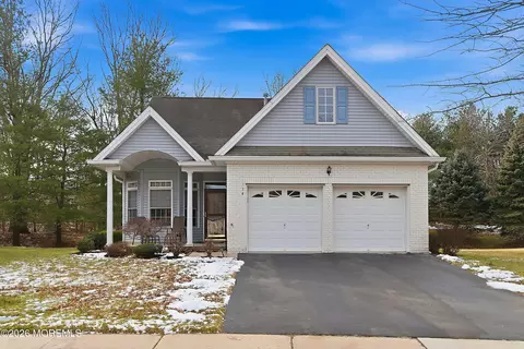 14 Magnolia Ct, Asbury Park, NJ 07712
