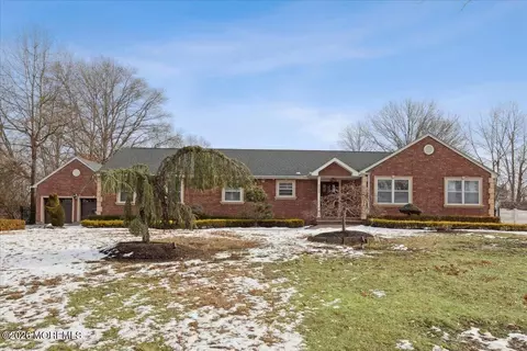 212 Stonehurst Blvd, Freehold, NJ 07728