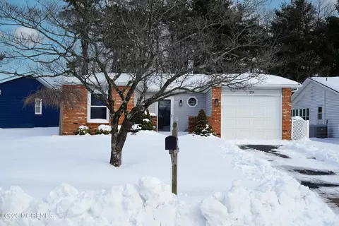 179 Courtshire Dr, Brick, NJ 08723