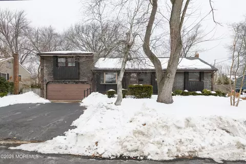 287 Linda St, Belford, NJ 07718