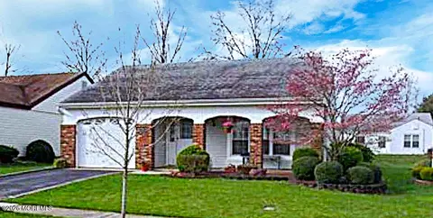47 Sandhurst St, Manchester, NJ 08759