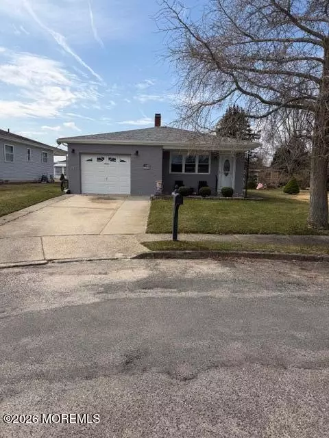 16 Mirador Ct, Berkeley, NJ 08721