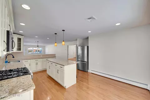 Kitchen - 16 Mirador Ct, Berkeley, NJ 08721 photo 3 of 5