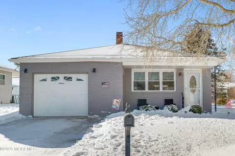 Exterior - 16 Mirador Ct, Berkeley, NJ 08721 photo 1 of 5