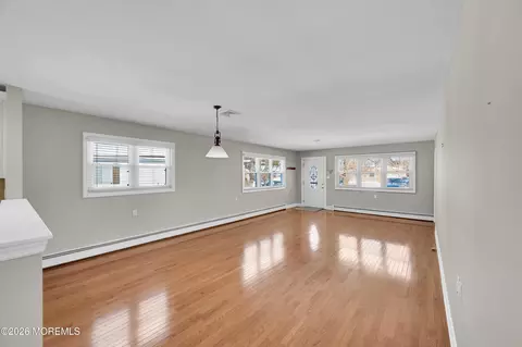 Living - 16 Mirador Ct, Berkeley, NJ 08721 photo 5 of 6