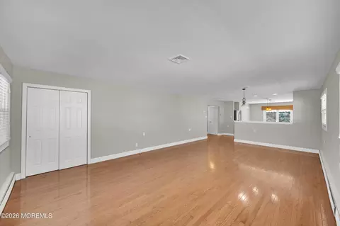 Living - 16 Mirador Ct, Berkeley, NJ 08721 photo 2 of 6
