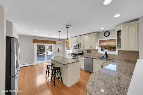 Kitchen - 16 Mirador Ct, Berkeley, NJ 08721 photo 4 of 5