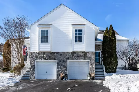 275 Tennis Ct, Wall, NJ 07719