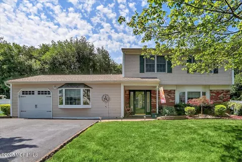 307 Princeton Dr, Howell, NJ 07731