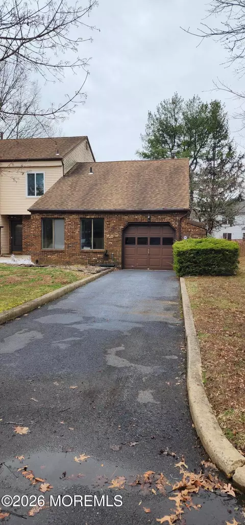 12 Coventry Ct #12, Matawan, NJ 07747