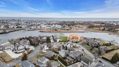View/Area - 22 Crescent Dr, Brielle, NJ 08730 photo 3 of 8