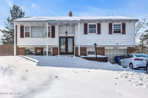 13 Poplar Pl, Toms River, NJ 08753