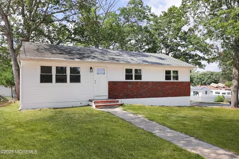400 Surf Ave, Beachwood, NJ 08722