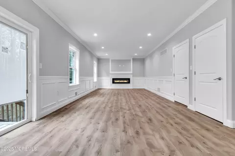 Living - 217 Nantucket Rd, Forked River, NJ 08731 photo 3 of 4