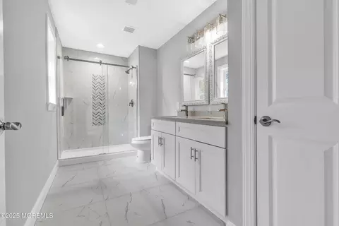 Bath - 217 Nantucket Rd, Forked River, NJ 08731 photo 3 of 4