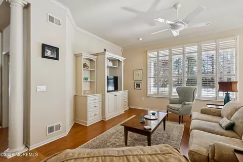 Living - 21 Rumson Ct, Waretown, NJ 08758 photo 3 of 4